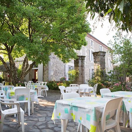 Hotel Restaurant Le Sully Saint-Saud-Lacoussière Exterior foto